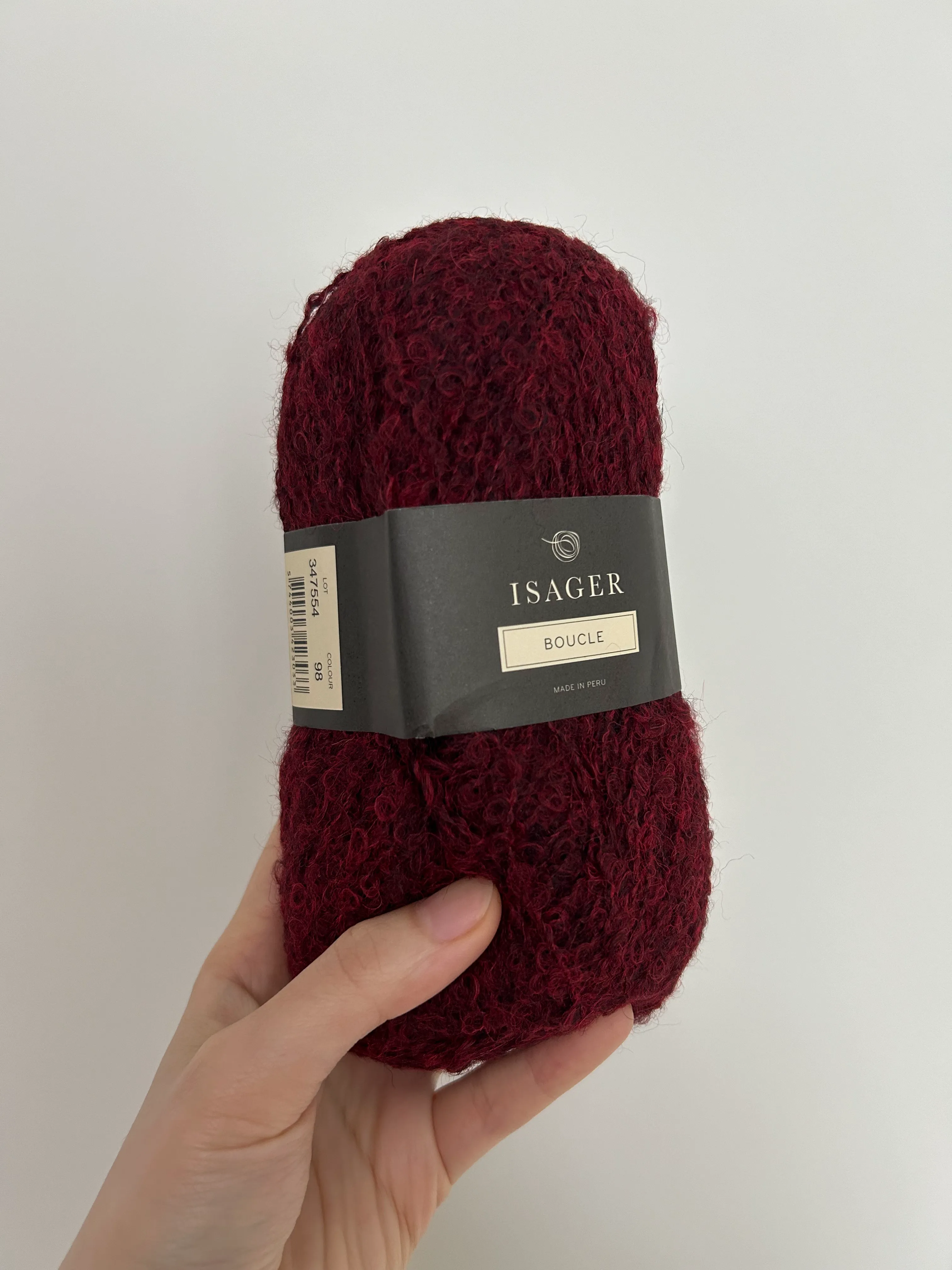 選用Isager Bouclé #98和不在圖上的Isager Alpaca 1 #36